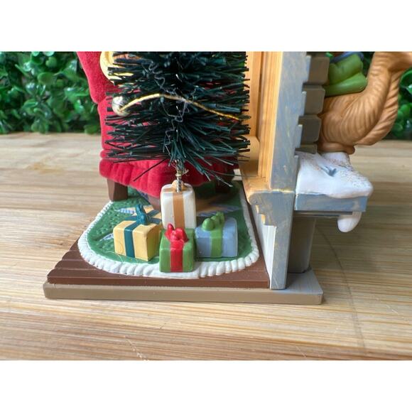 2003 Hallmark CHRISTMAS WINDOW #1 Series KOC Club Exclusive Ornament - Picture 12 of 14